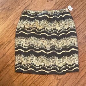 NWT Chaus skirt lined, with a slit in the front, see picture, cream & brown 12